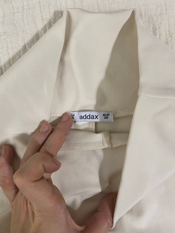 Kadın kırık Beyaz Yüksek Bel Mini Şort - Görsel 2