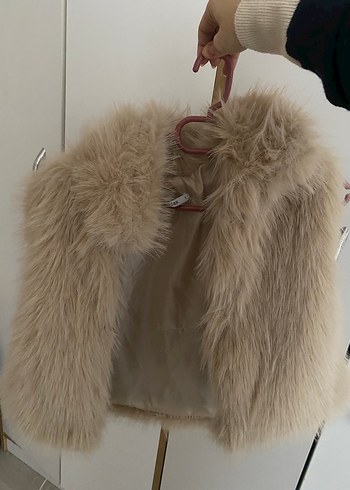 Bej Kadın Kürk Detaylı Kolsuz Yelek - Görsel 8