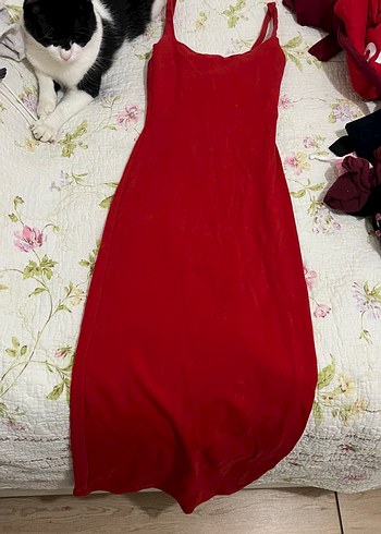 Kırmızı Parlak Uzun Kadın Elbisesi - Görsel 2