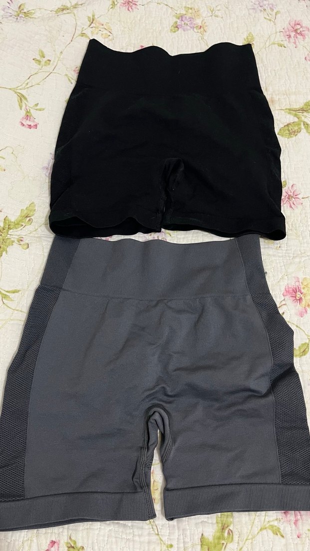 Siyah ve gri iki adet şort - Görsel 2