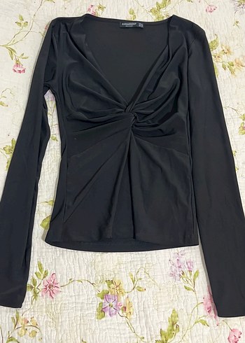 Siyah Dökümlü V Yakalı Uzun Kollu Bluz - Görsel 2