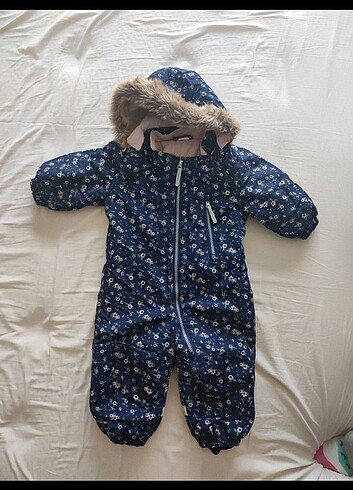 H&M Kar montu Astronot 
