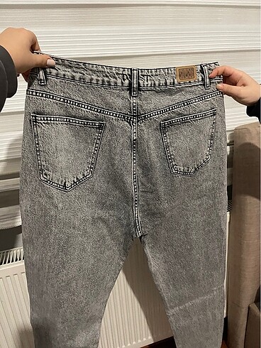 mom jean