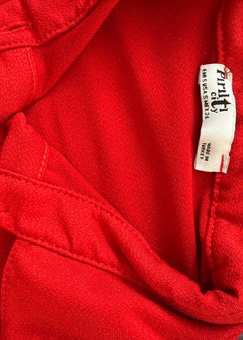 Düğmeli Kırmızı Bluzu V Yakalı - Görsel 2