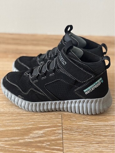 Skechers bot