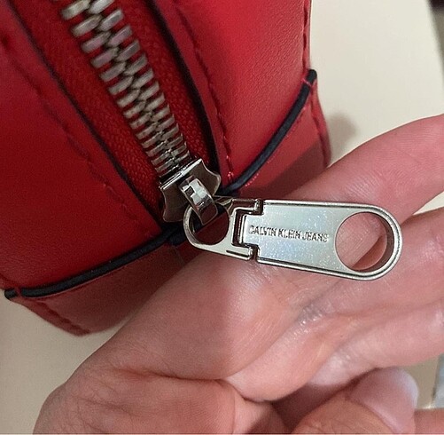  Beden Calvin klein kırmızı çanta