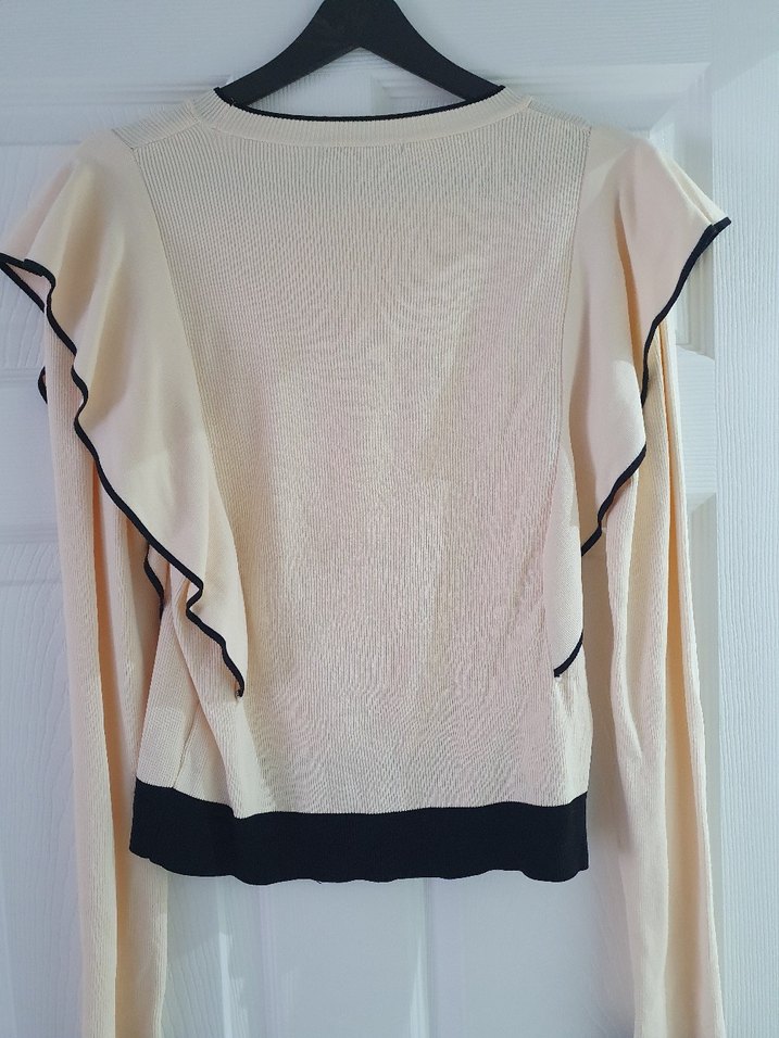 dilvin Kadın Beyaz Fırfırlı Uzun Kollu triko - Görsel 2