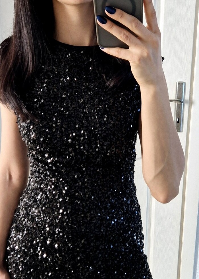 Pul detaylı mini elbise - Görsel 4