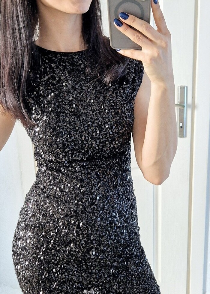 Pul detaylı mini elbise - Görsel 5