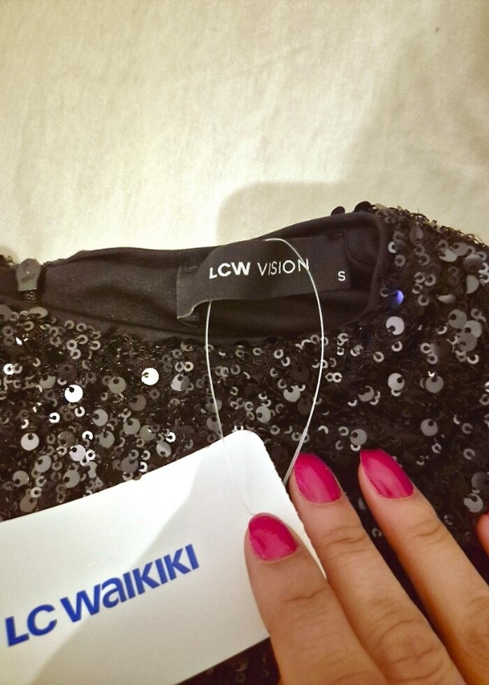 Pul detaylı mini elbise - Görsel 3