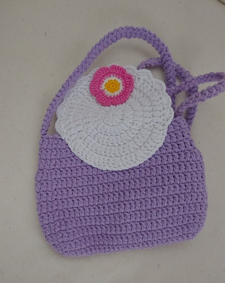 Kız çocukları için Mor Çiçekli Örgü Çanta ve Toka Seti - Görsel 3