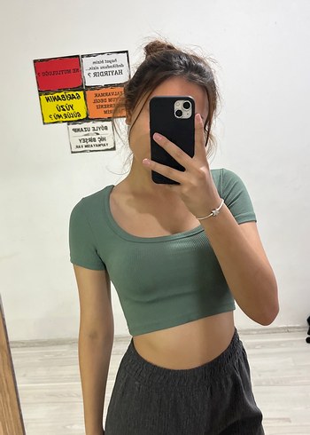 Düz Kesim Kısa Kollu Crop Top