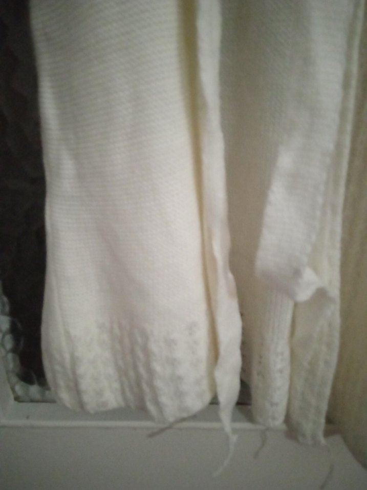 Uzun Beyaz Örgü Kadın Hırka yeni kullanılmamıştır beden
uymadığı - Görsel 2