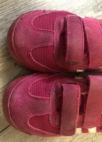 33 Beden pembe Renk Adidas spor ayakkabı 