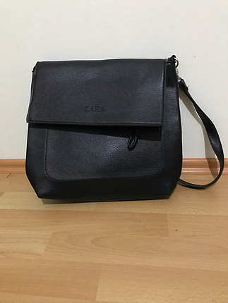 Zara Her kombine uyan çok sağlam bir çanta. Çok severek kullandım. Sa