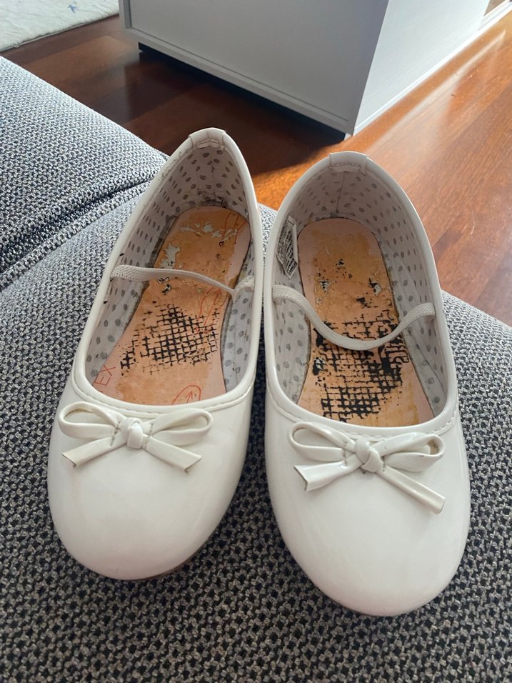 Klasik Fiyonk Detaylı Beyaz Kız Babet - Görsel 3