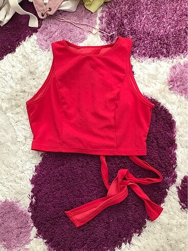 Shein kırmızı sırt dekolteli crop