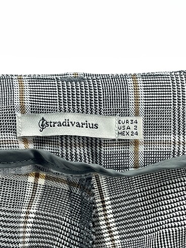 34 Beden gri Renk Stradivarius Düz Kesim %70 İndirimli.