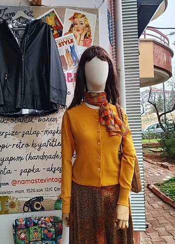 Benetton sarı renk düğmeli yün hırka 