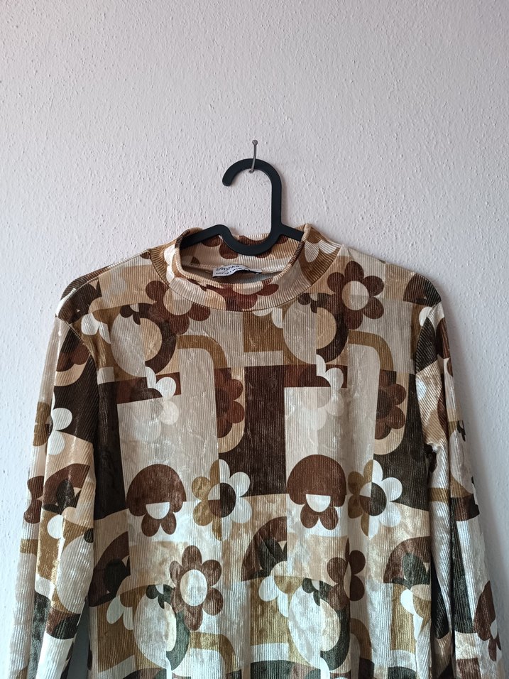 Bershka marka Uzun Kollu Desenli Kadife elbise - Görsel 3