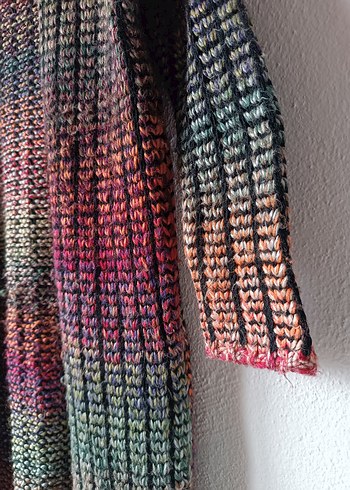 Kadın Uzun Renkli Batik Desenli Örgü Hırka - Görsel 9