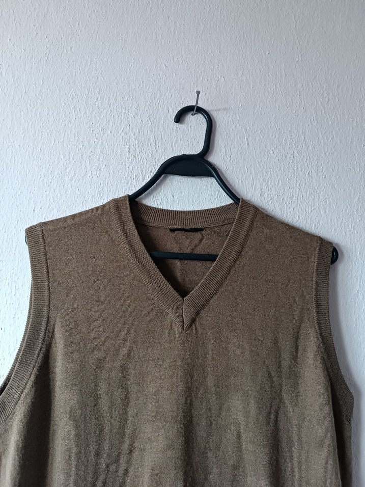 Kahverengi V Yakalı Yün Süveter - Görsel 4