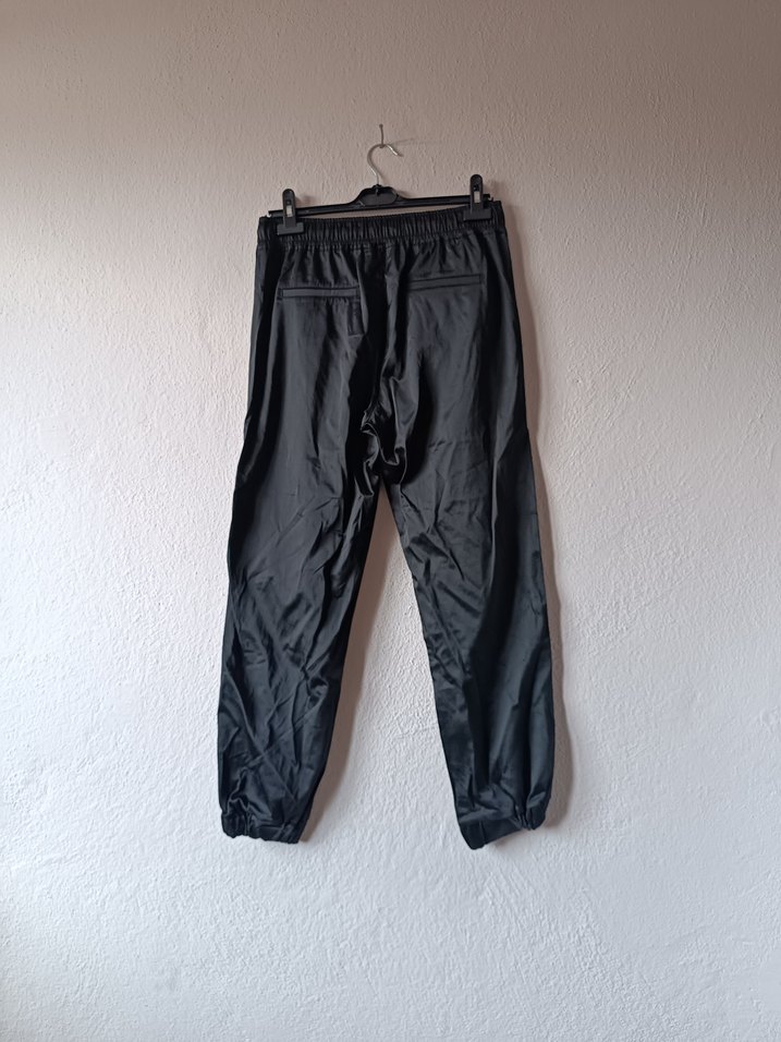 Mavi Marka Siyah Rahat Kesim Eşofman Altı - Görsel 2