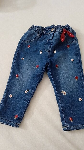 Diğer 9-10 aylık bebeğiniz için ideal şık bir pantolon