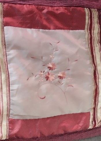 İşlemeli Parlak Bordo Yatak Örtüsü - Görsel 8