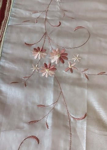 İşlemeli Parlak Bordo Yatak Örtüsü - Görsel 5