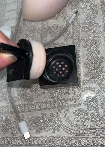 Huda Beauty Cherry Blossom - Görsel 3