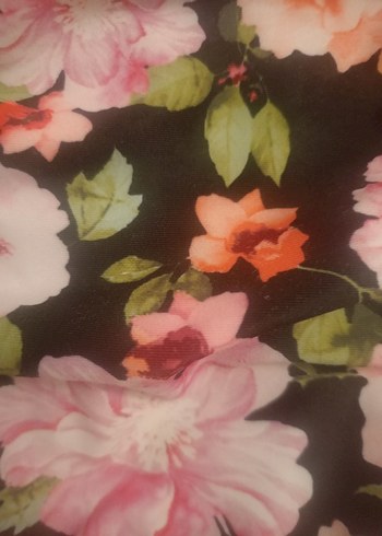 Çiçek Desenli Kadın Mayo - Görsel 2