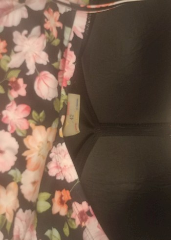 Çiçek Desenli Kadın Mayo - Görsel 3