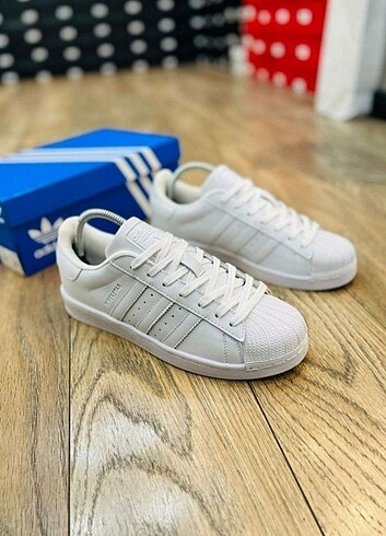 Adidas SUPERSTAR 