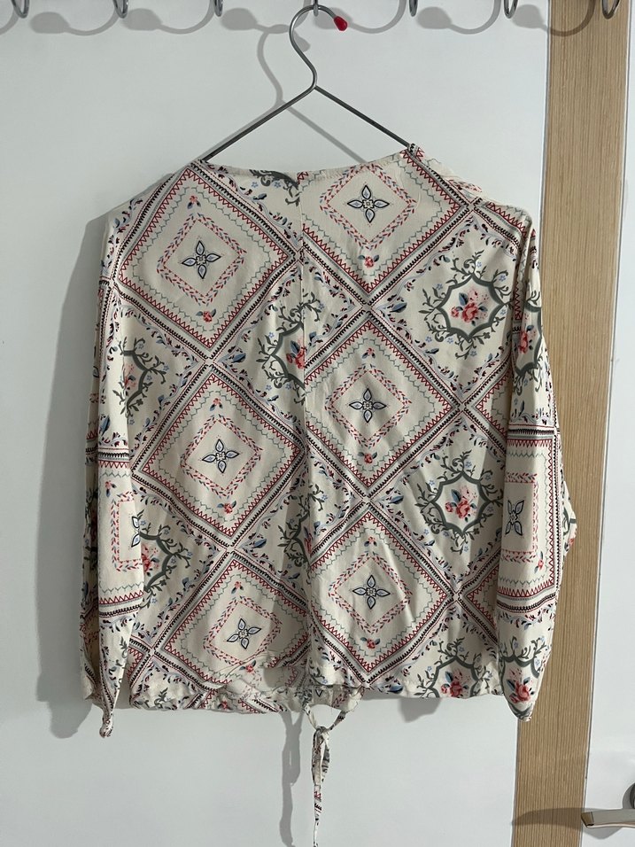 Bohem V Yaka Uzun Kollu Düğmeli Bluz - Görsel 2