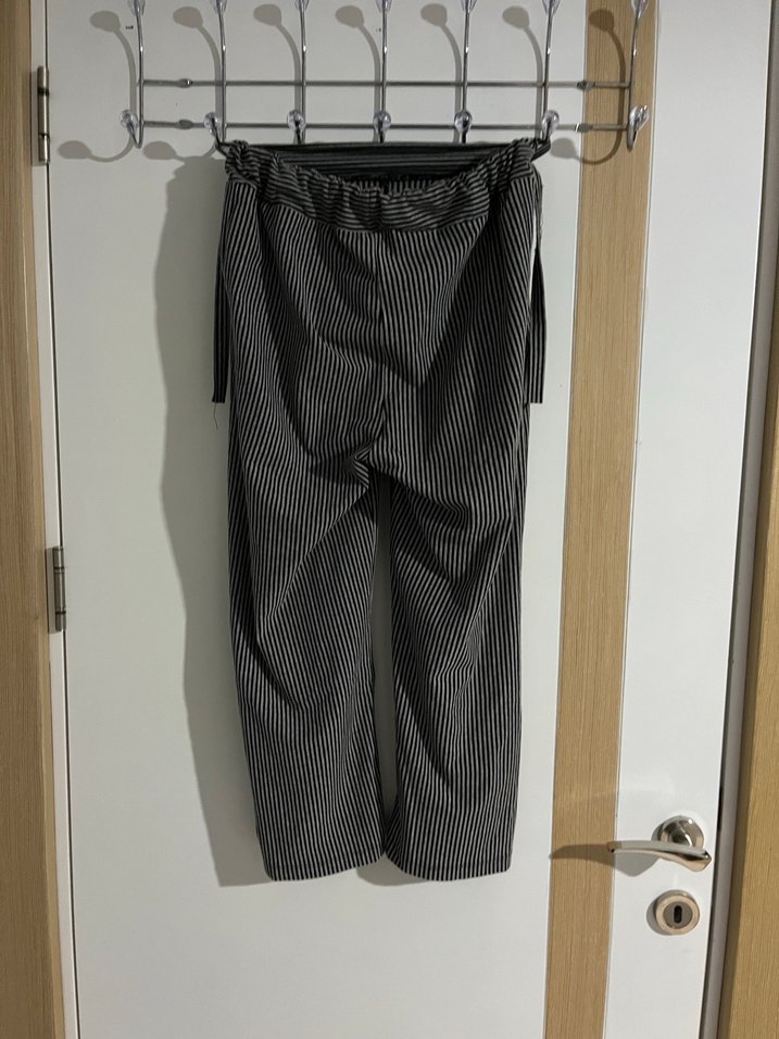 Gri Çizgili Pilili Keten Kadın Pantolon - Görsel 2