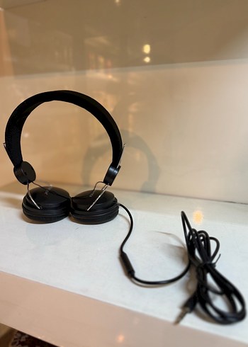 Siyah Kablolu Kulaklık - Görsel 4