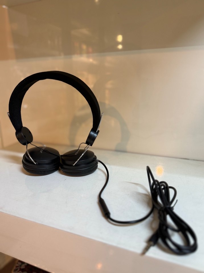 Siyah Kablolu Kulaklık - Görsel 4