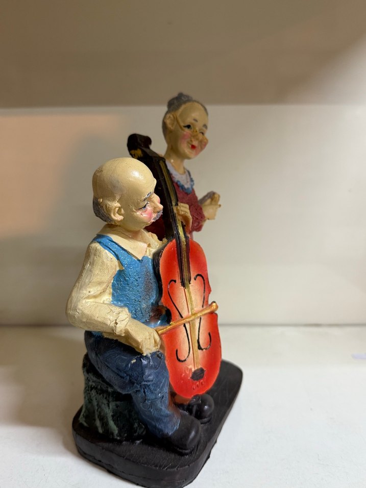 Renkli Çello Çalan Çift Biblosu - Görsel 4