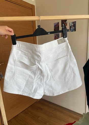 Pull and Bear Kadın Beyaz Yüksek Bel Mini Şort