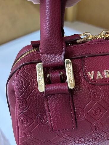  Beden bordo Renk teşhir ürünü orjinal vakko çapraz askılı çanta
