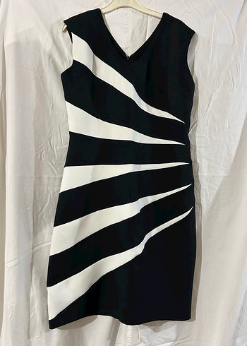 Zebra Desenli V Yaka Midi Kalem Elbise - Görsel 2