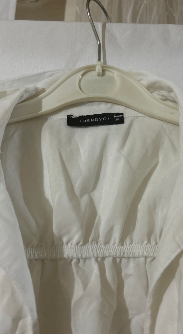 Beyaz Keten Düğmeli Uzun Kollu Kadın Gömlek - Görsel 3