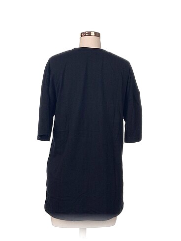m Beden Diğer T-shirt %70 İndirimli.