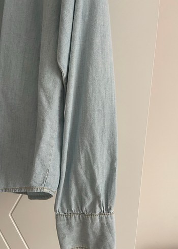 Mavi V Yaka Düğmeli Denim Gömlek - Görsel 6