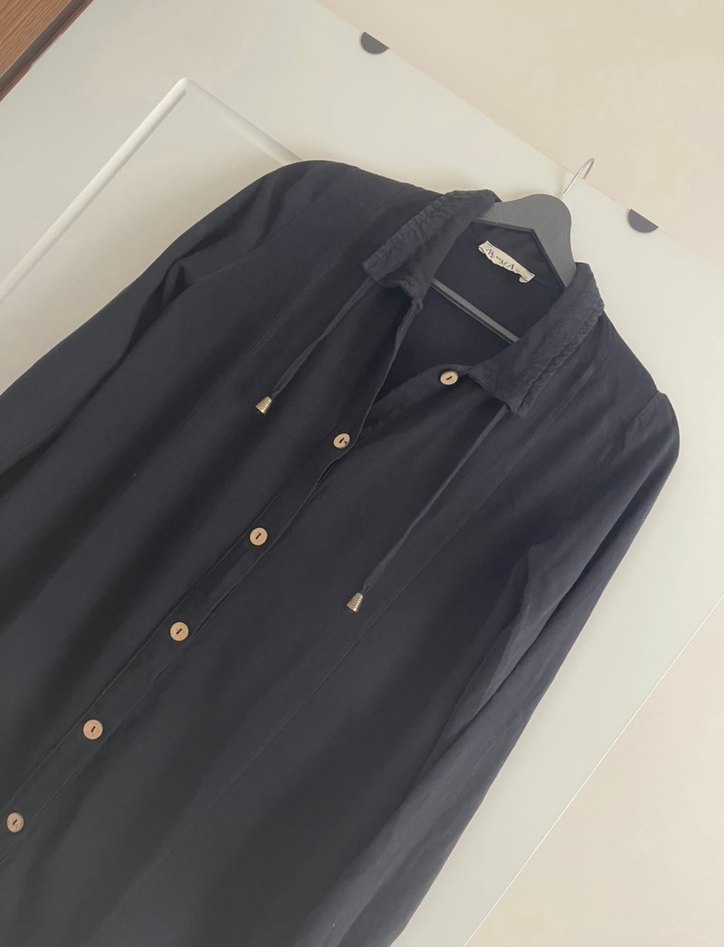 Düğmeli Siyah Uzun Gömlem - Görsel 2