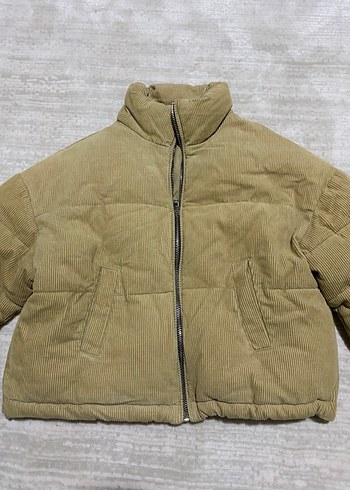 BERSHKA Bej Fermuarlı Yüksek Yakalı Kadın kısa Kışlık mont - Görsel 3