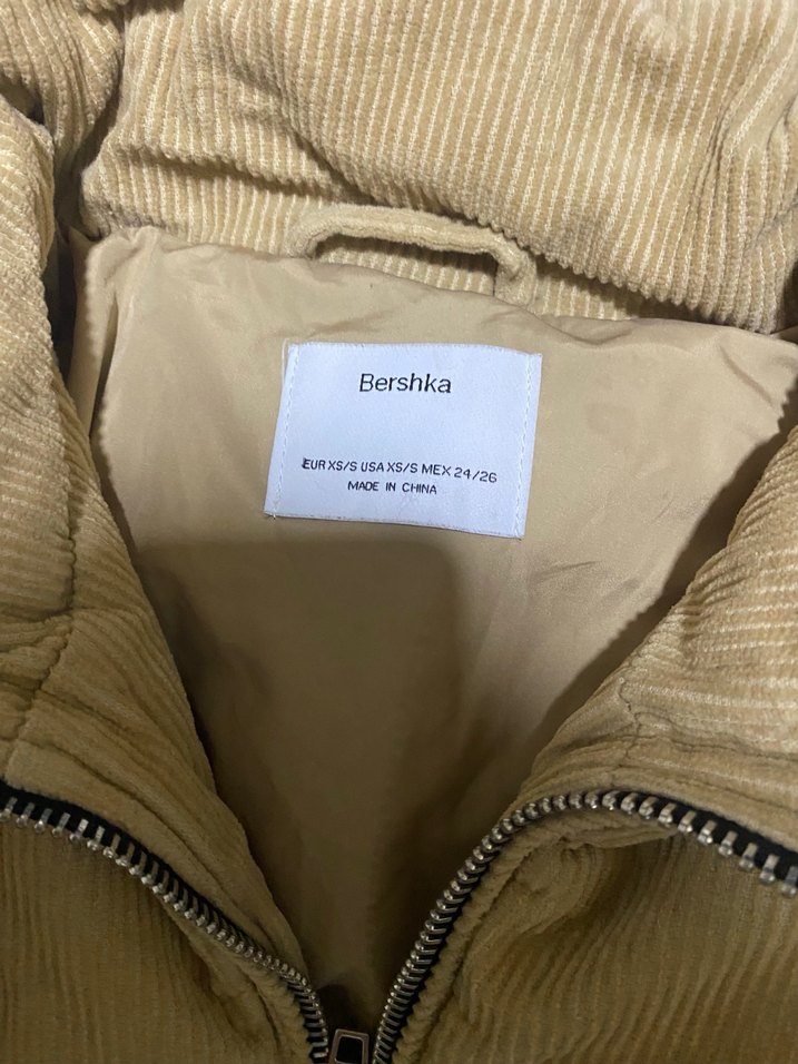 BERSHKA Bej Fermuarlı Yüksek Yakalı Kadın kısa Kışlık mont - Görsel 4