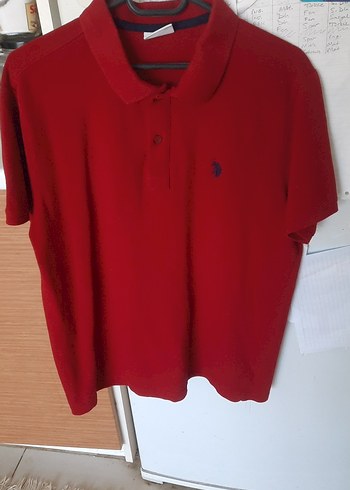 Kırmızı Düğmeli Erkek Polo Tişört