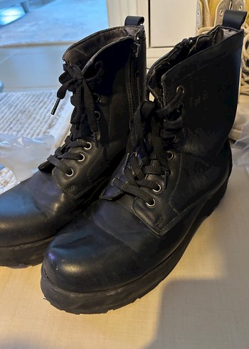 Siyah Deri Goth Stiletto Topuklu Bot - Görsel 2